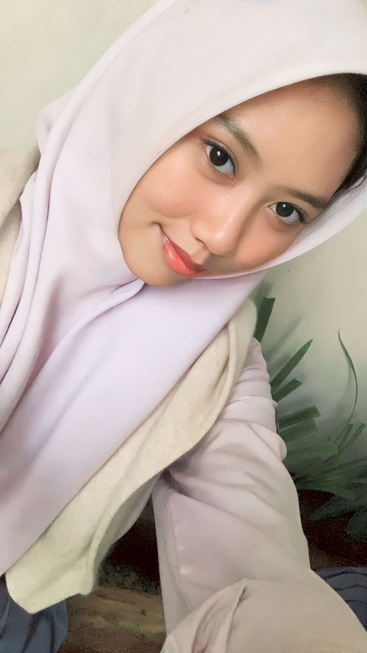 Autobiografi Najwa Nurshiam